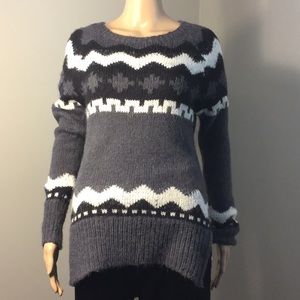 SUSS GRAY, B & W ALPACA-BLEND LONG-SLV SWEATER